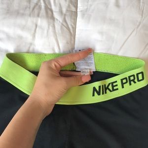 Nike pro dri fit cropped leggings